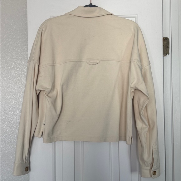 Vuori Mackenzie Cropped Shirt Jacket Size Small - Picture 10 of 12
